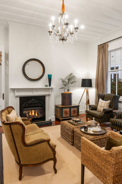 Modern meets heritage in this 1912 transitional villa renovation Modern meets heritage in this 1912 transitional villa renovation