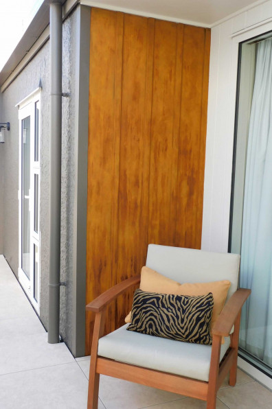 This classic Mt Maunganui Art Deco treasure sparkles with an exotic update