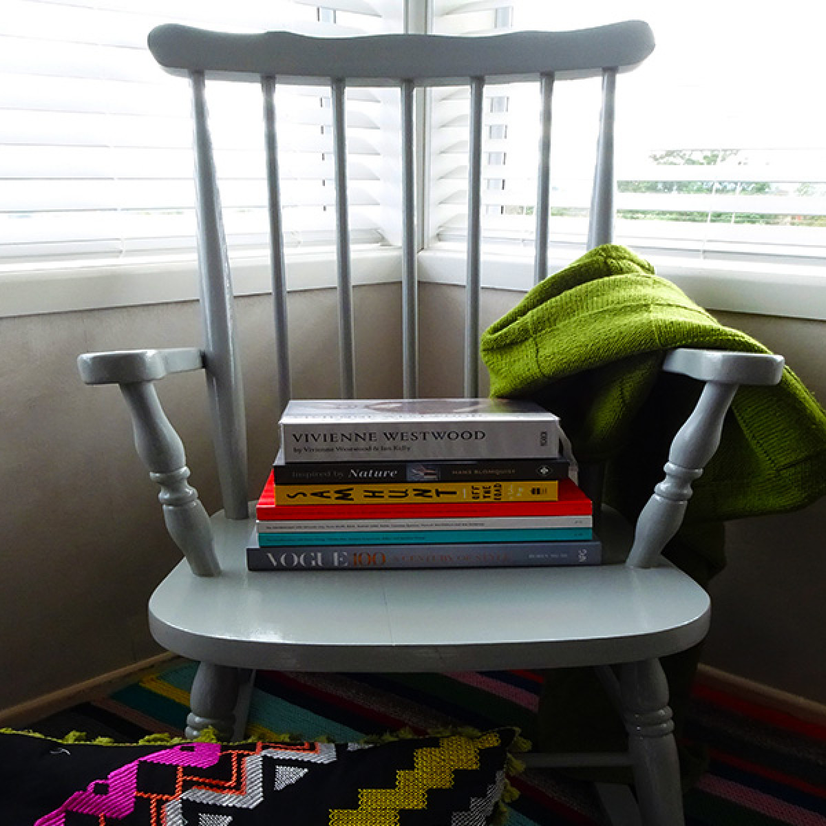 Restore a beautiful old rocking chair with a simple but stylish new