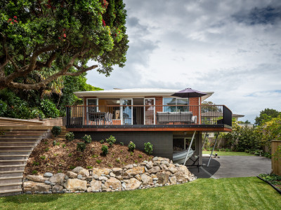 David and Jenny’s coastal beauty comes alive 