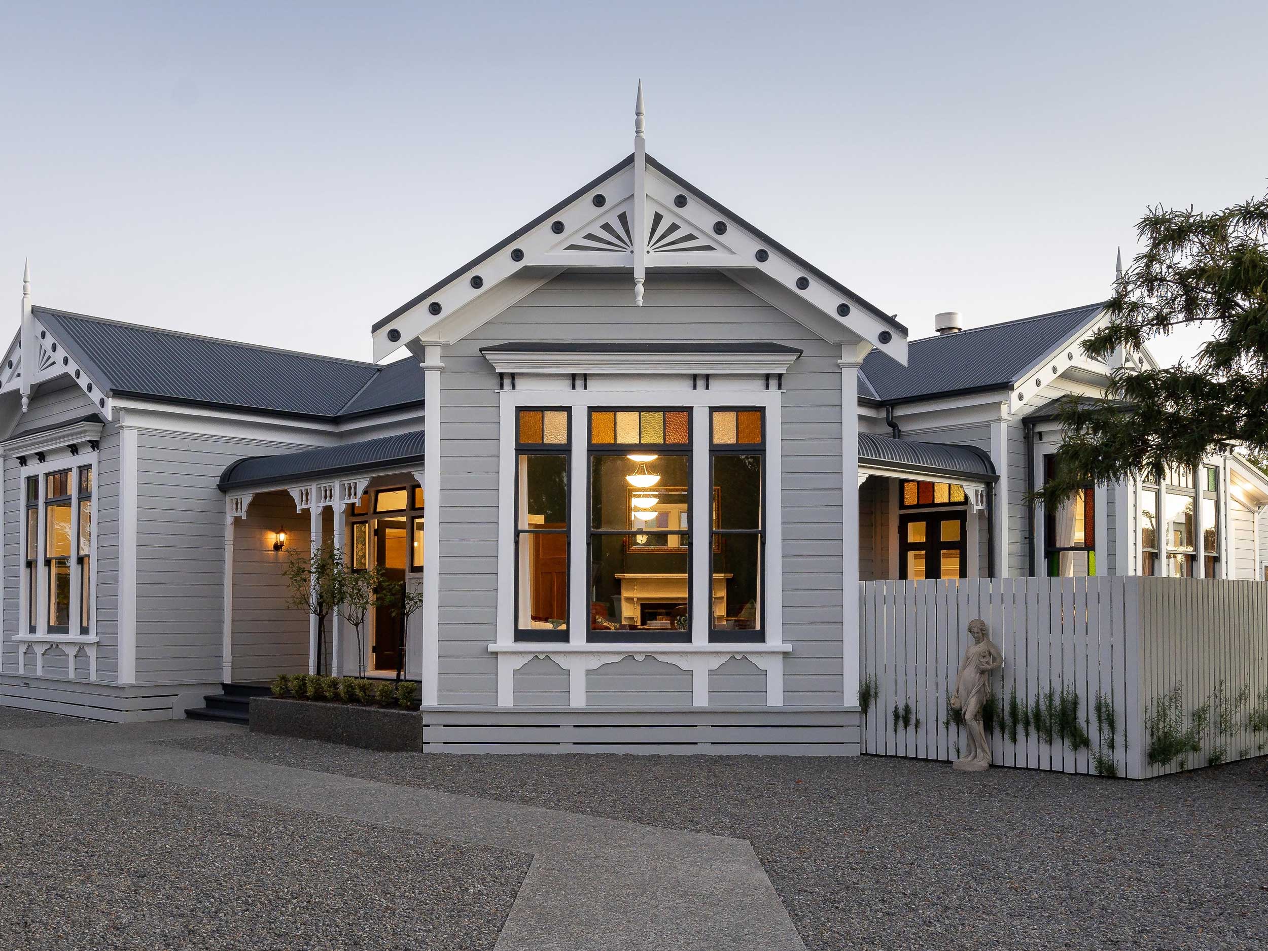 A derelict centuryold Carterton villa is restored to its original glory (you won't believe what